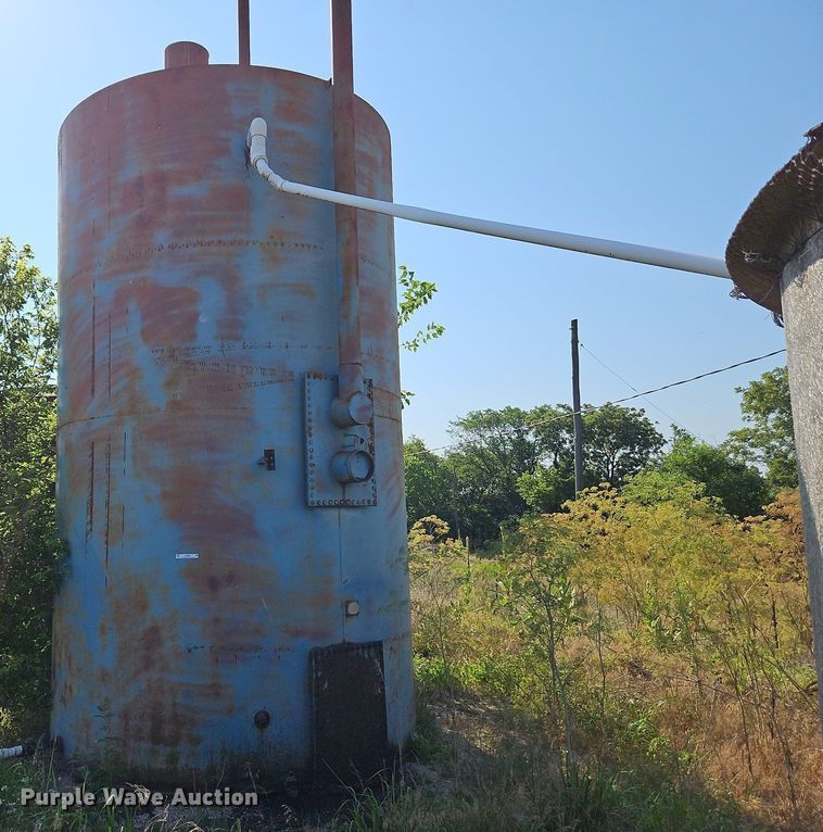 image for item LM9048 (4) tanks