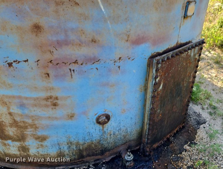 image for item LM9048 (4) tanks