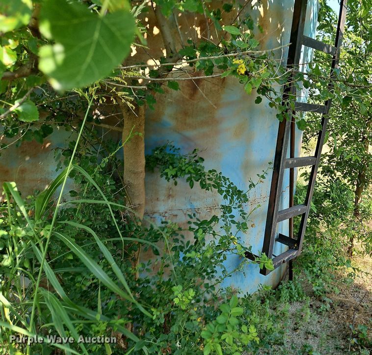 image for item LM9048 (4) tanks