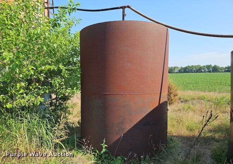 image for item LM9048 (4) tanks