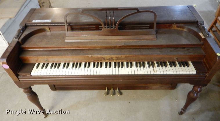 image for item LP9335 Everett Piano Company  piano