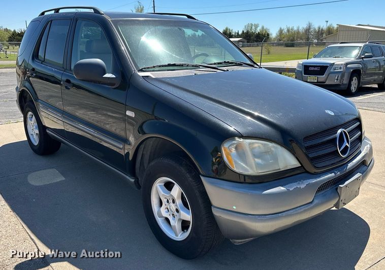 image for item LR9682 1999 Mercedes Benz ML320  SUV