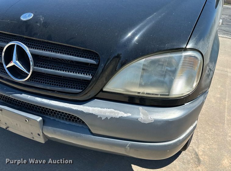 image for item LR9682 1999 Mercedes Benz ML320  SUV