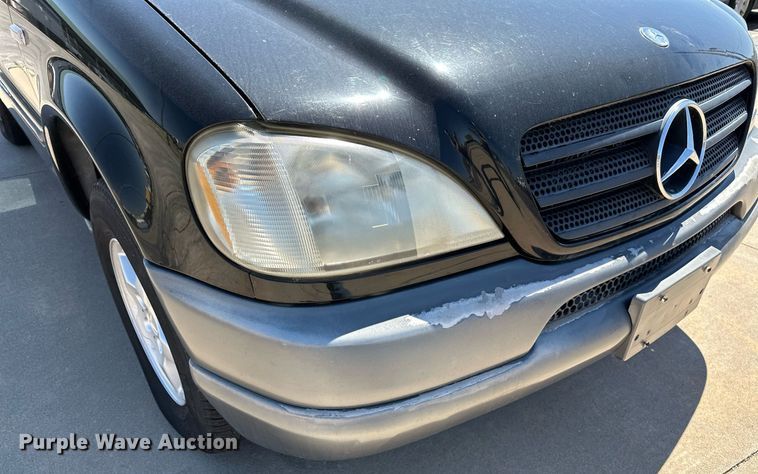 image for item LR9682 1999 Mercedes Benz ML320  SUV
