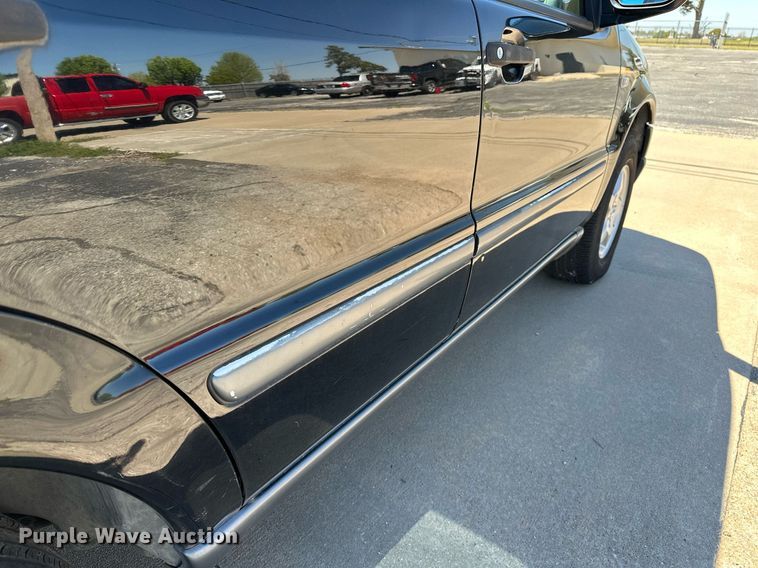 image for item LR9682 1999 Mercedes Benz ML320  SUV