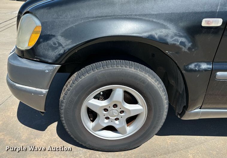 image for item LR9682 1999 Mercedes Benz ML320  SUV