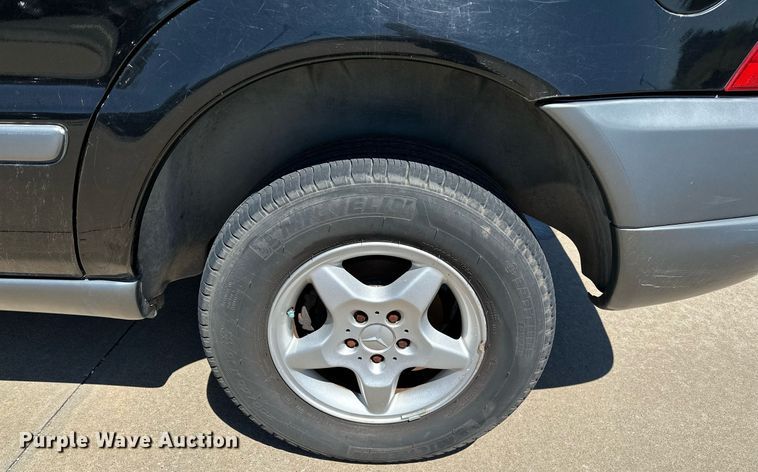 image for item LR9682 1999 Mercedes Benz ML320  SUV