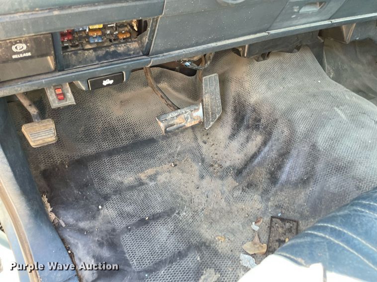 image for item LS9241 1991 Chevrolet C1500  pickup truck