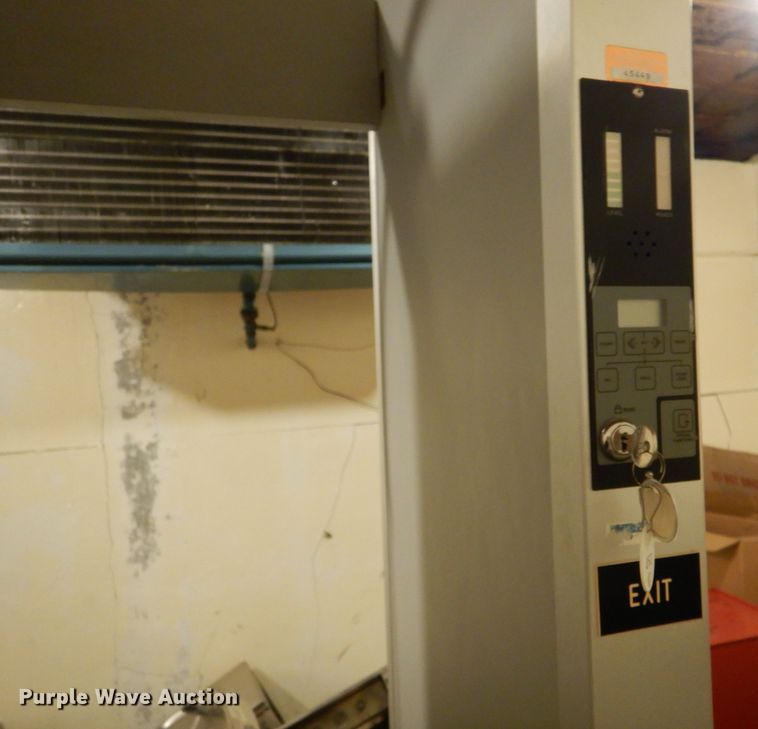 image for item LS9256 (7) metal detectors