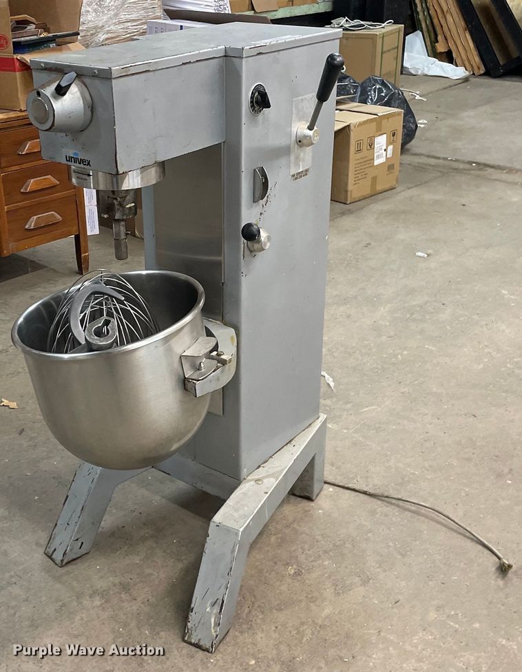 image for item LS9314 1989 Univex M30  mixer