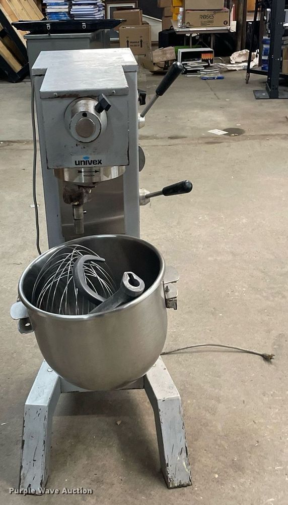 image for item LS9314 1989 Univex M30  mixer