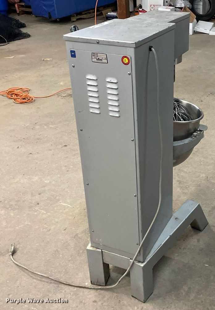 image for item LS9314 1989 Univex M30  mixer