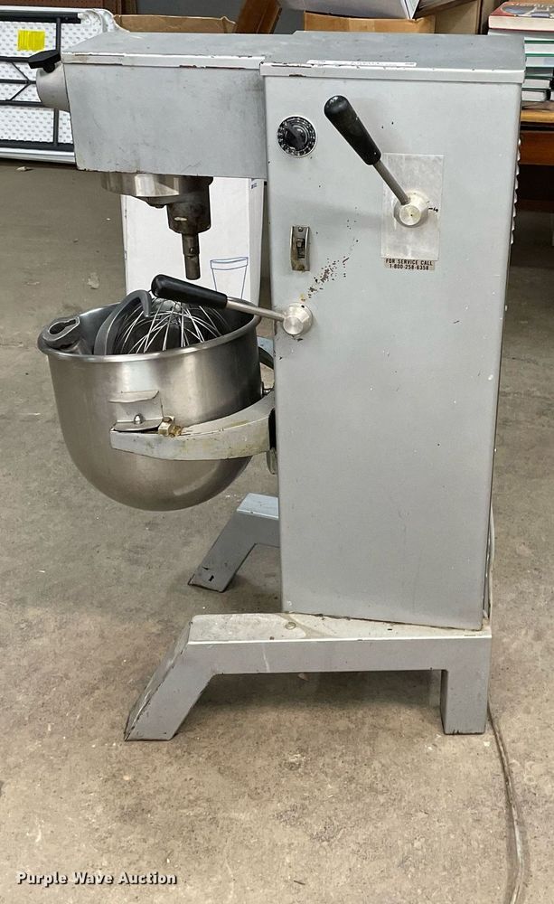 image for item LS9314 1989 Univex M30  mixer