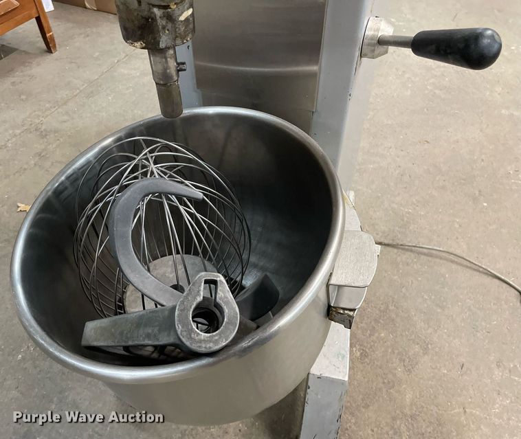 image for item LS9314 1989 Univex M30  mixer