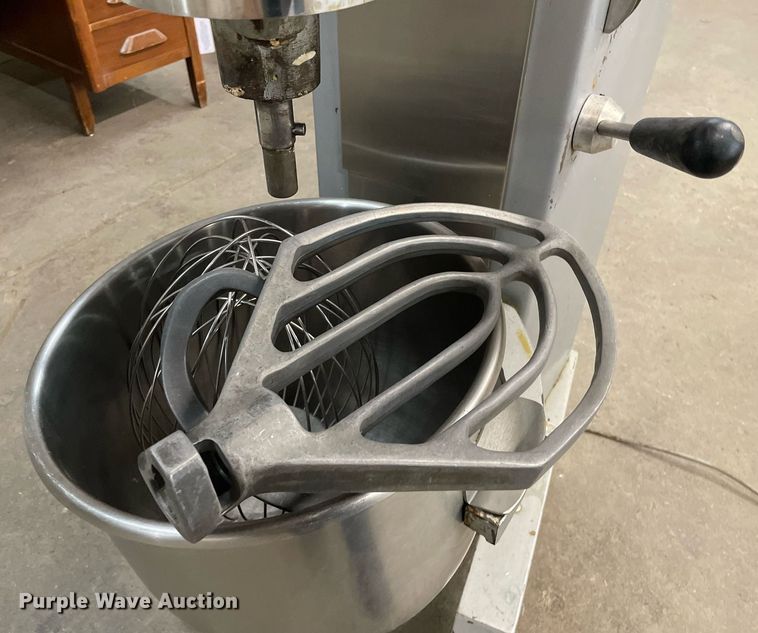 image for item LS9314 1989 Univex M30  mixer