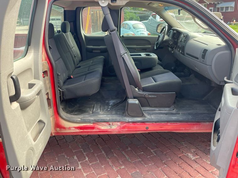 image for item LS9319 2012 Chevrolet Silverado 1500  Ext. Cab pickup truck