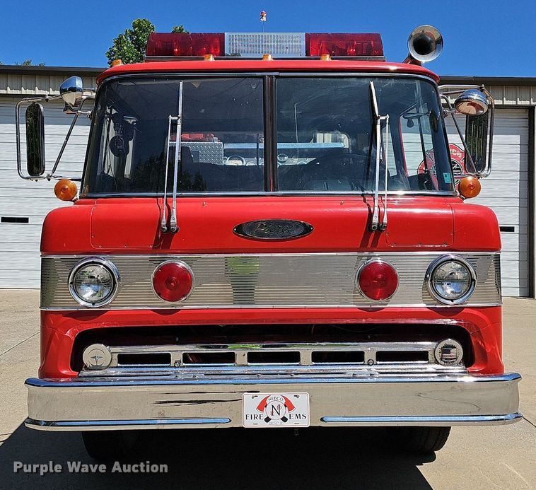 image for item LW9695 1977 Ford F900  pumper fire truck