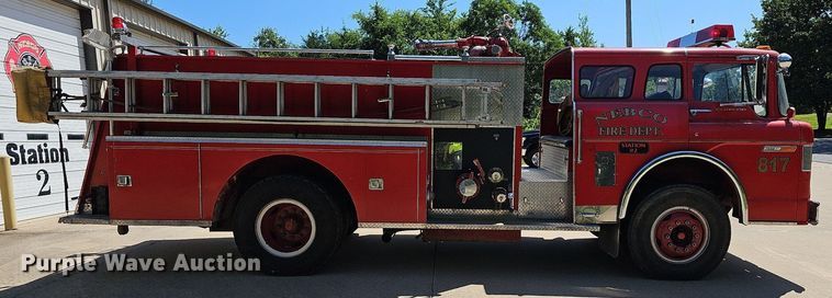 image for item LW9695 1977 Ford F900  pumper fire truck