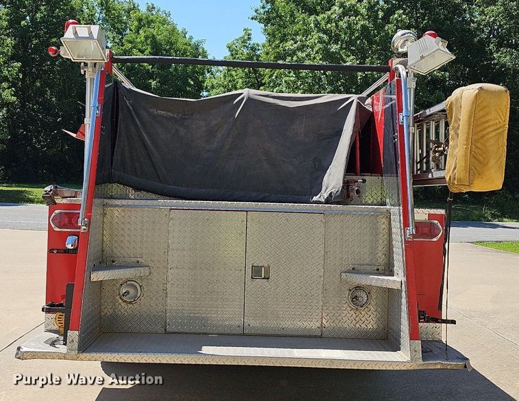 image for item LW9695 1977 Ford F900  pumper fire truck