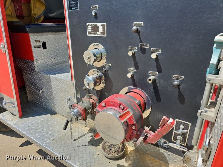 image for item LW9695 1977 Ford F900  pumper fire truck