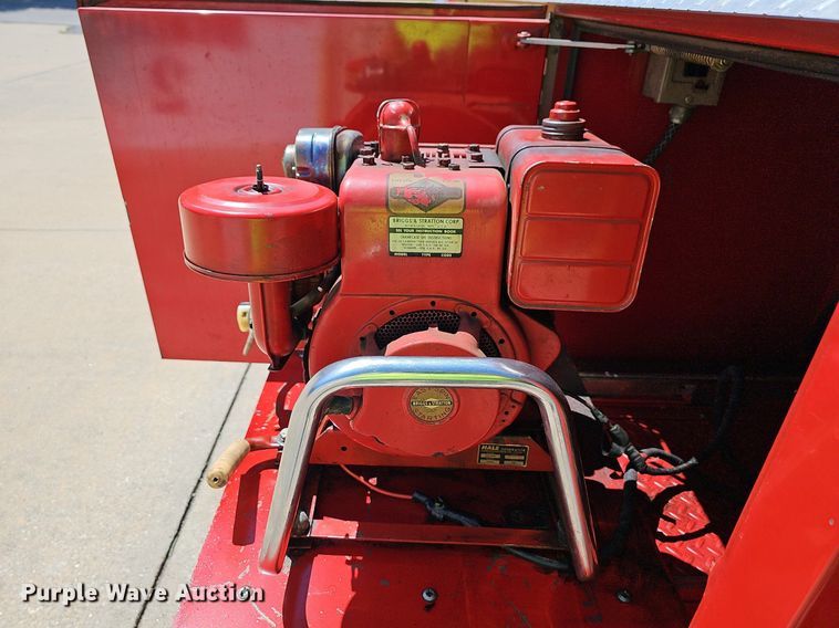 image for item LW9695 1977 Ford F900  pumper fire truck