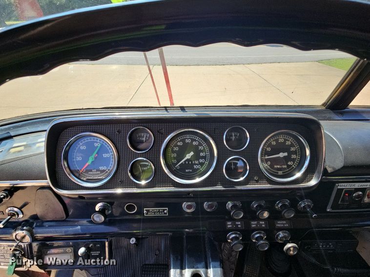 image for item LW9695 1977 Ford F900  pumper fire truck