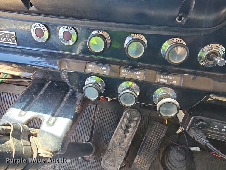 image for item LW9695 1977 Ford F900  pumper fire truck