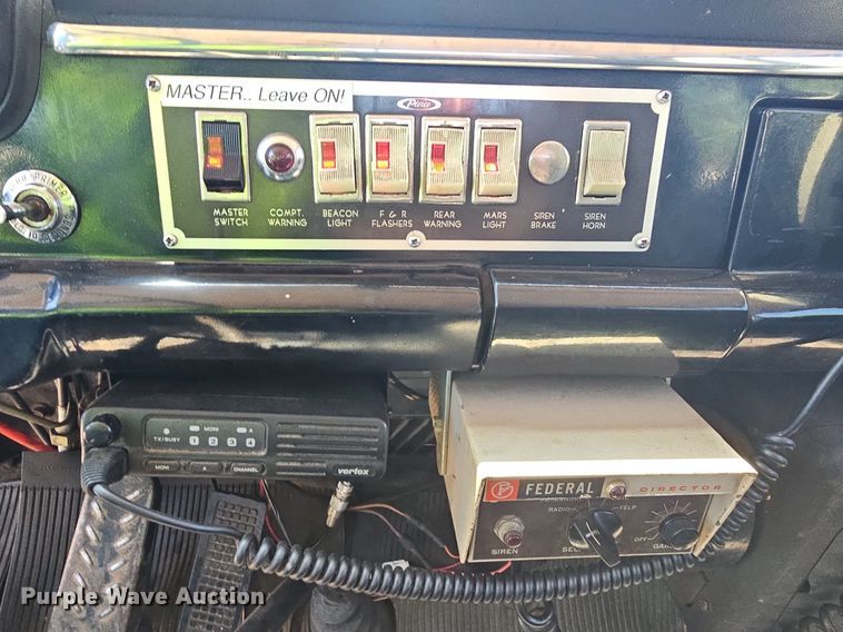 image for item LW9695 1977 Ford F900  pumper fire truck