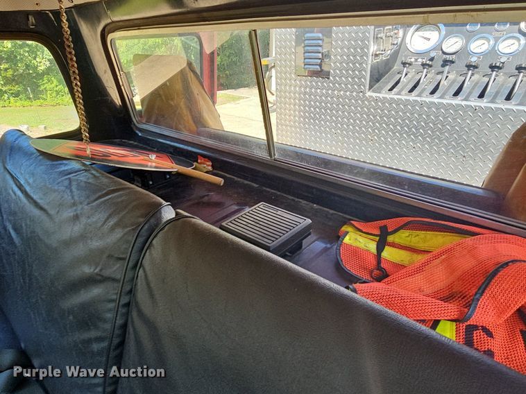 image for item LW9695 1977 Ford F900  pumper fire truck