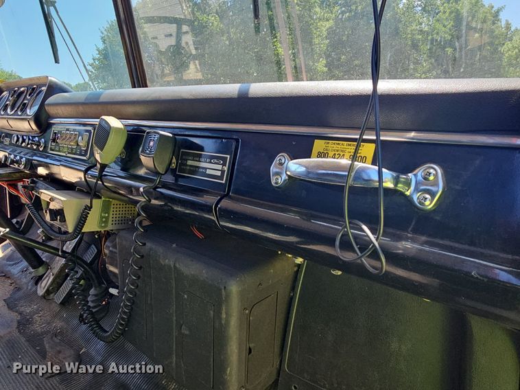 image for item LW9695 1977 Ford F900  pumper fire truck