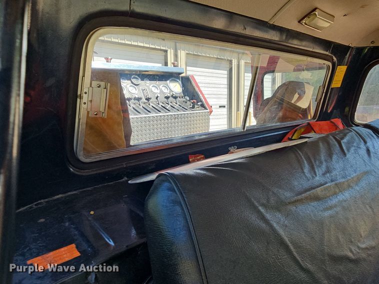 image for item LW9695 1977 Ford F900  pumper fire truck