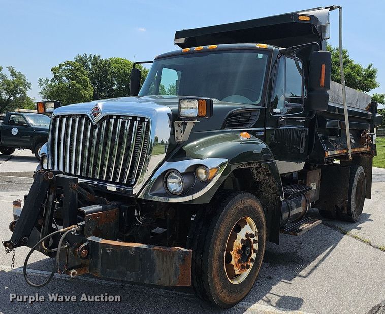 image for item LW9718 2010 International WorkStar 7300  dump truck