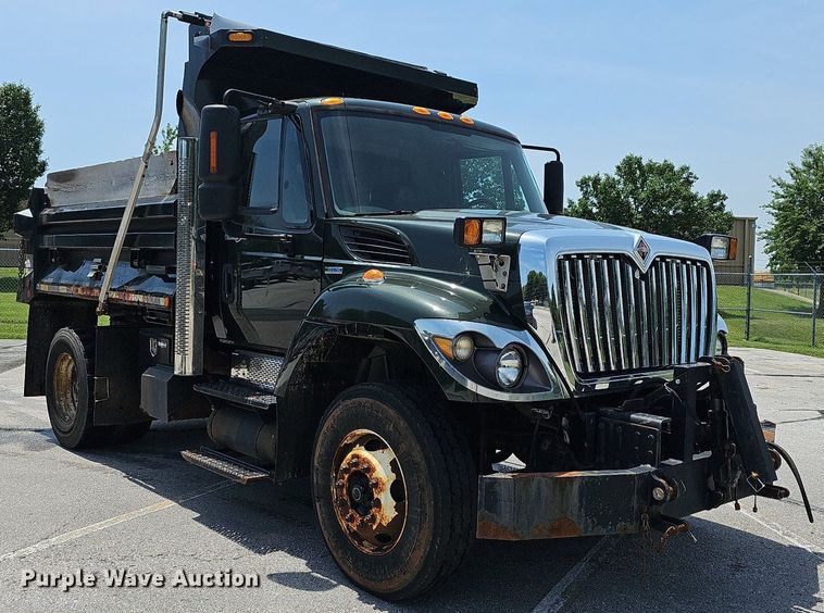 image for item LW9718 2010 International WorkStar 7300  dump truck