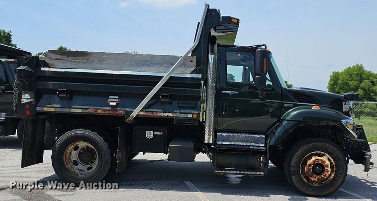 image for item LW9718 2010 International WorkStar 7300  dump truck