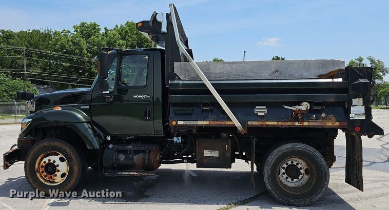image for item LW9718 2010 International WorkStar 7300  dump truck