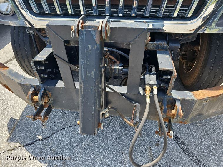 image for item LW9718 2010 International WorkStar 7300  dump truck