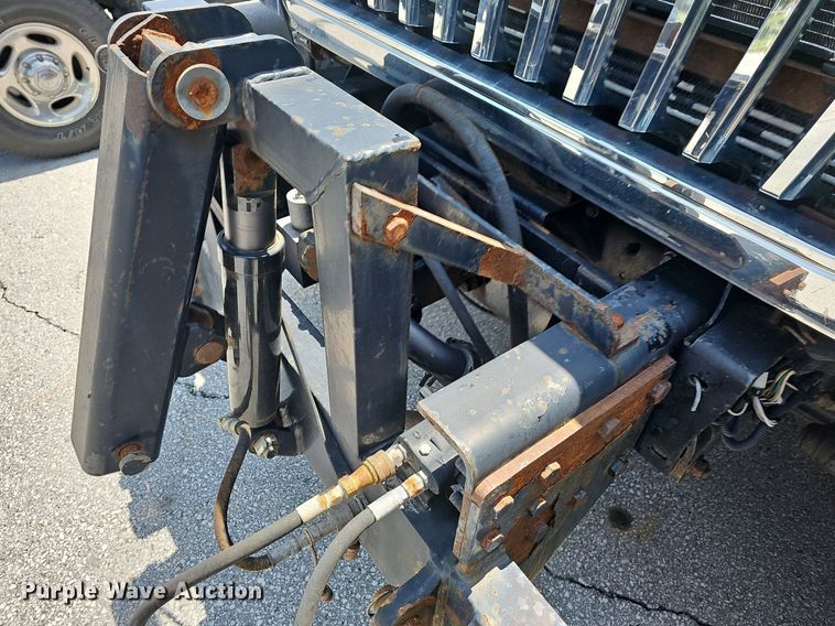 image for item LW9718 2010 International WorkStar 7300  dump truck