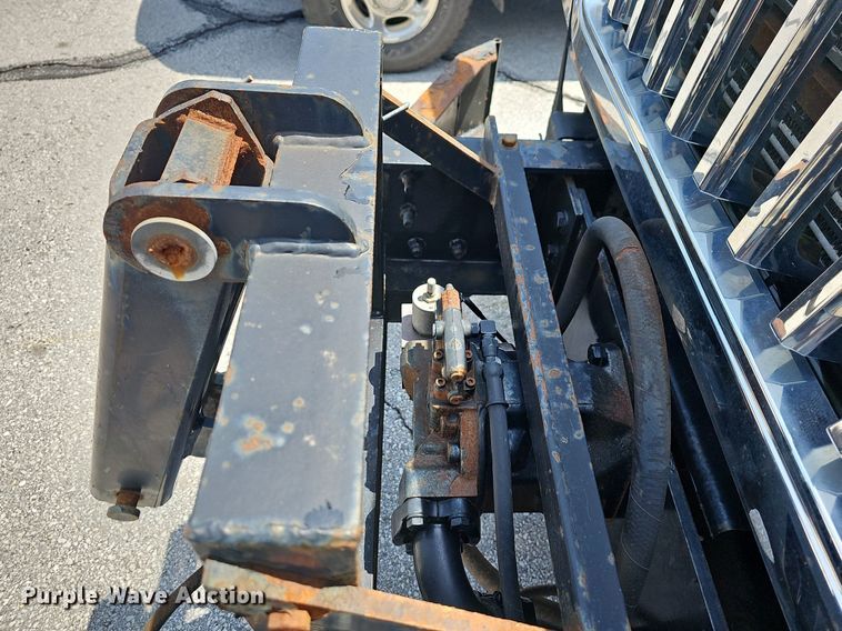 image for item LW9718 2010 International WorkStar 7300  dump truck