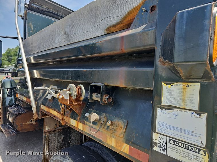 image for item LW9718 2010 International WorkStar 7300  dump truck