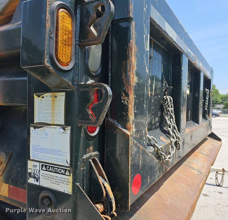 image for item LW9718 2010 International WorkStar 7300  dump truck