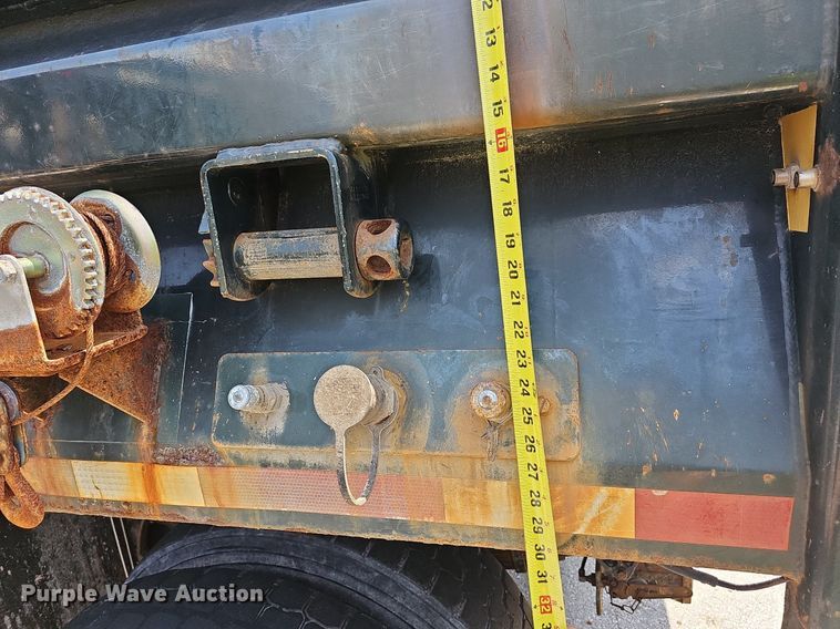image for item LW9718 2010 International WorkStar 7300  dump truck
