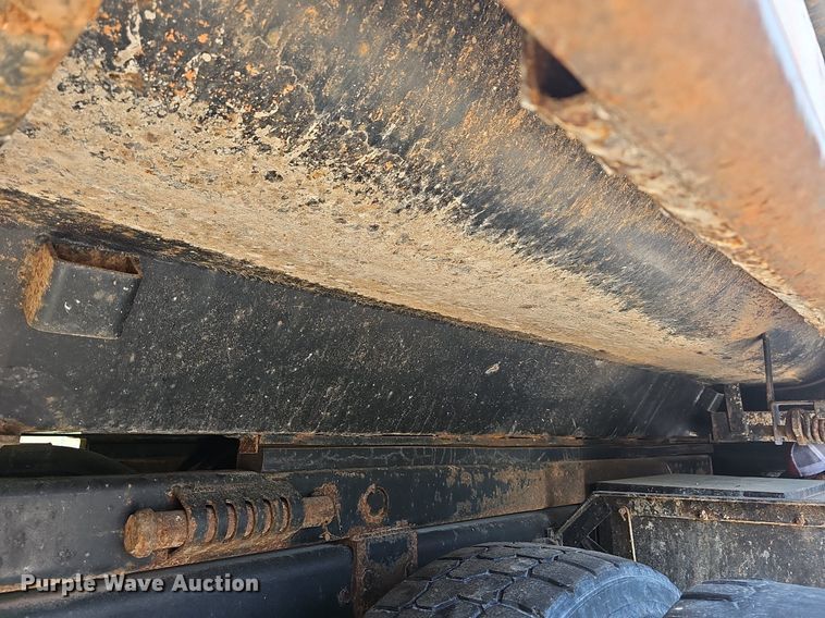 image for item LW9718 2010 International WorkStar 7300  dump truck