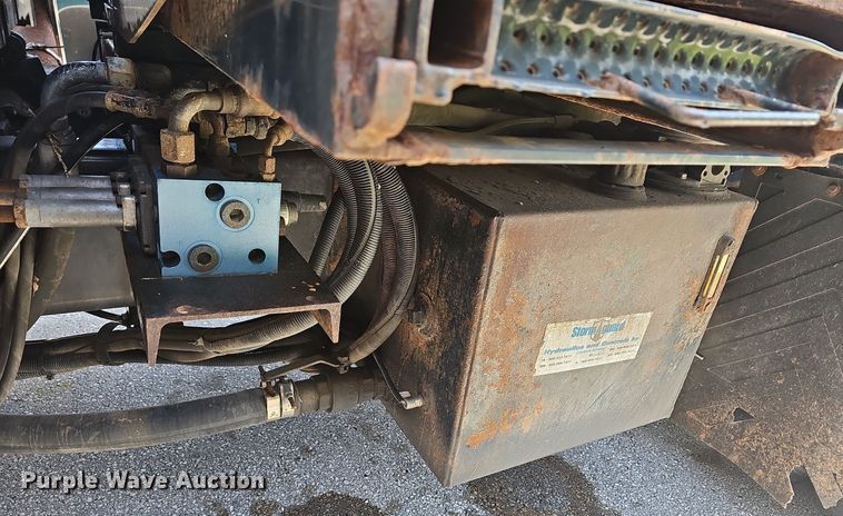 image for item LW9718 2010 International WorkStar 7300  dump truck