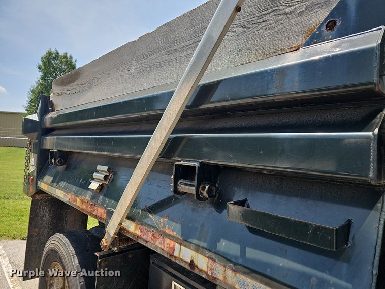 image for item LW9718 2010 International WorkStar 7300  dump truck