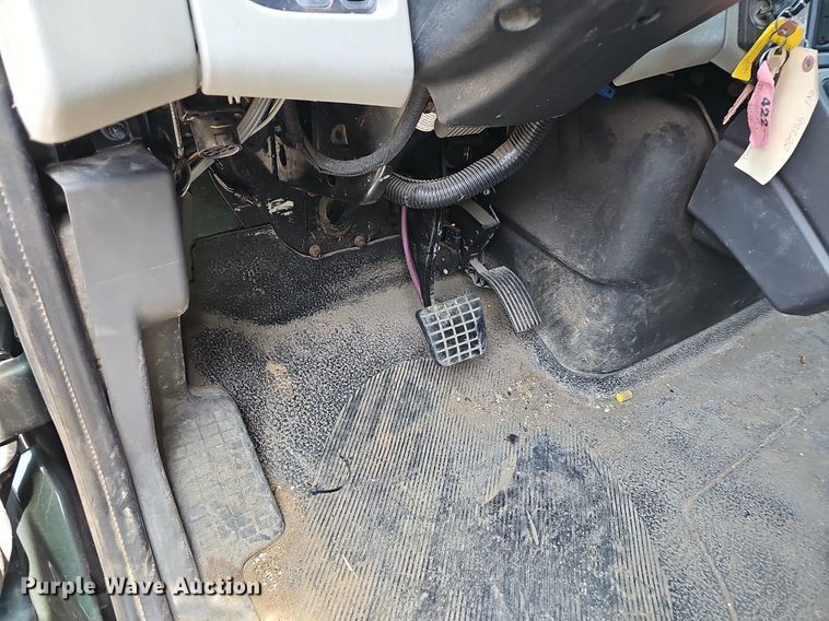 image for item LW9718 2010 International WorkStar 7300  dump truck