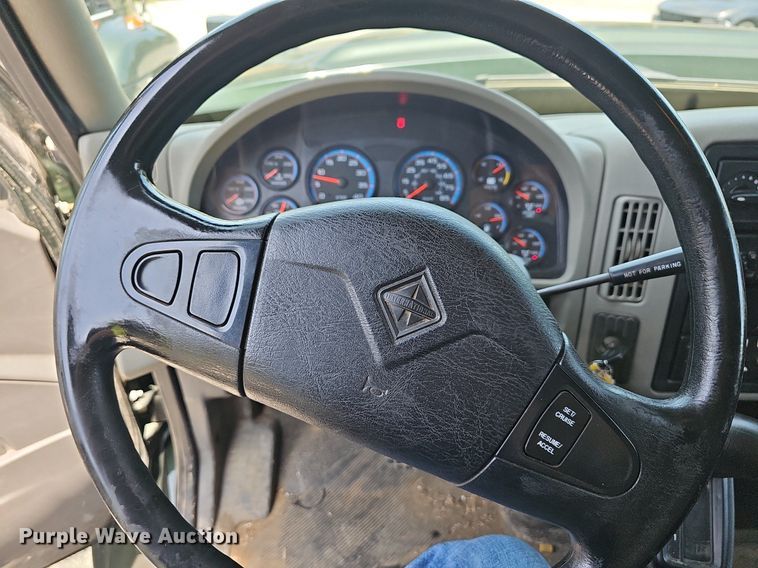 image for item LW9718 2010 International WorkStar 7300  dump truck