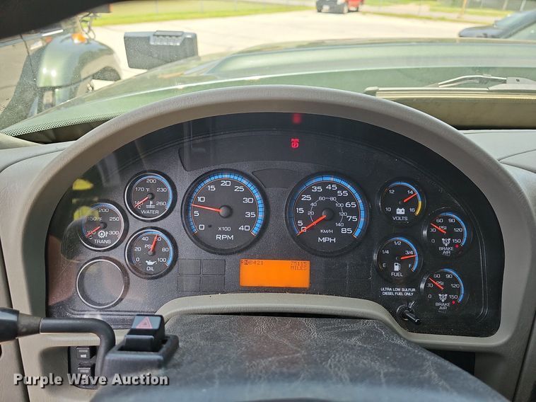 image for item LW9718 2010 International WorkStar 7300  dump truck