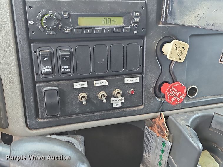 image for item LW9718 2010 International WorkStar 7300  dump truck