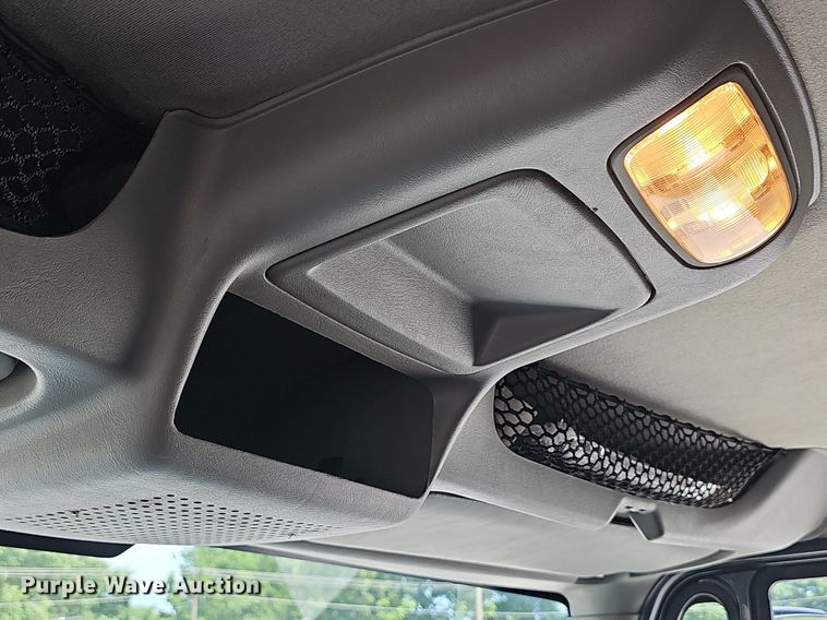 image for item LW9718 2010 International WorkStar 7300  dump truck