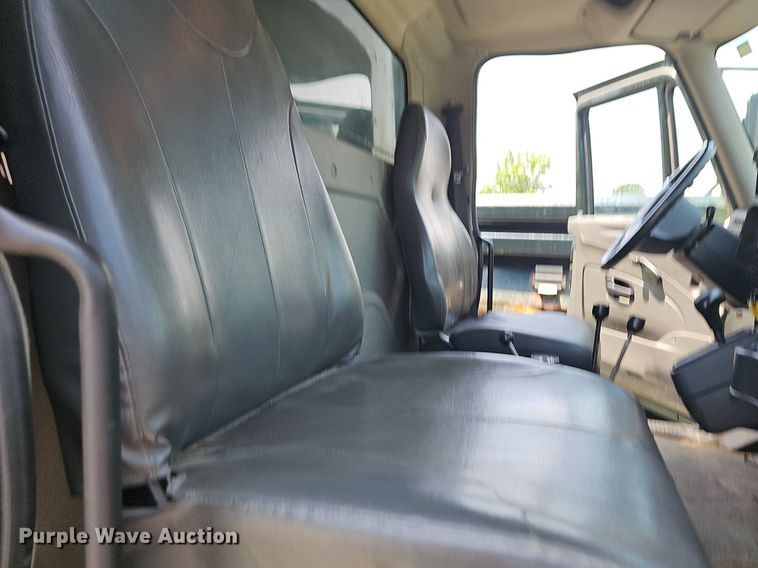 image for item LW9718 2010 International WorkStar 7300  dump truck